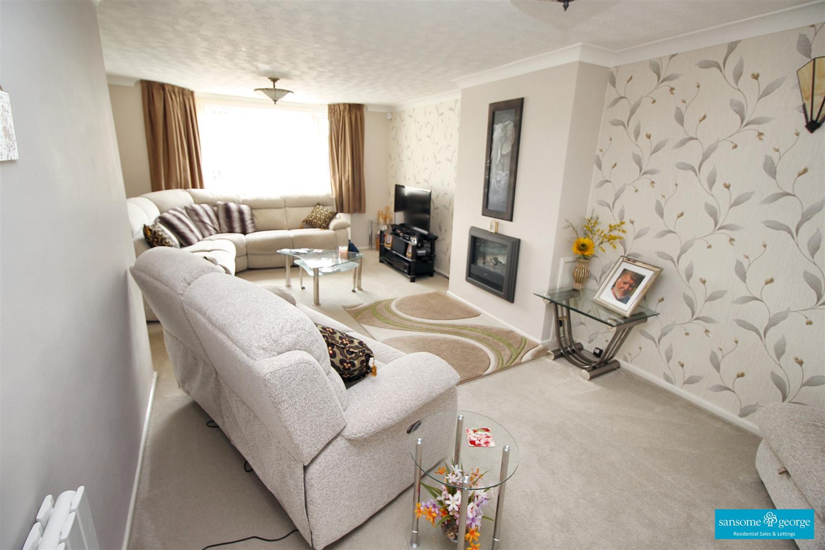 4 bed property in Warborough Avenue, Reading